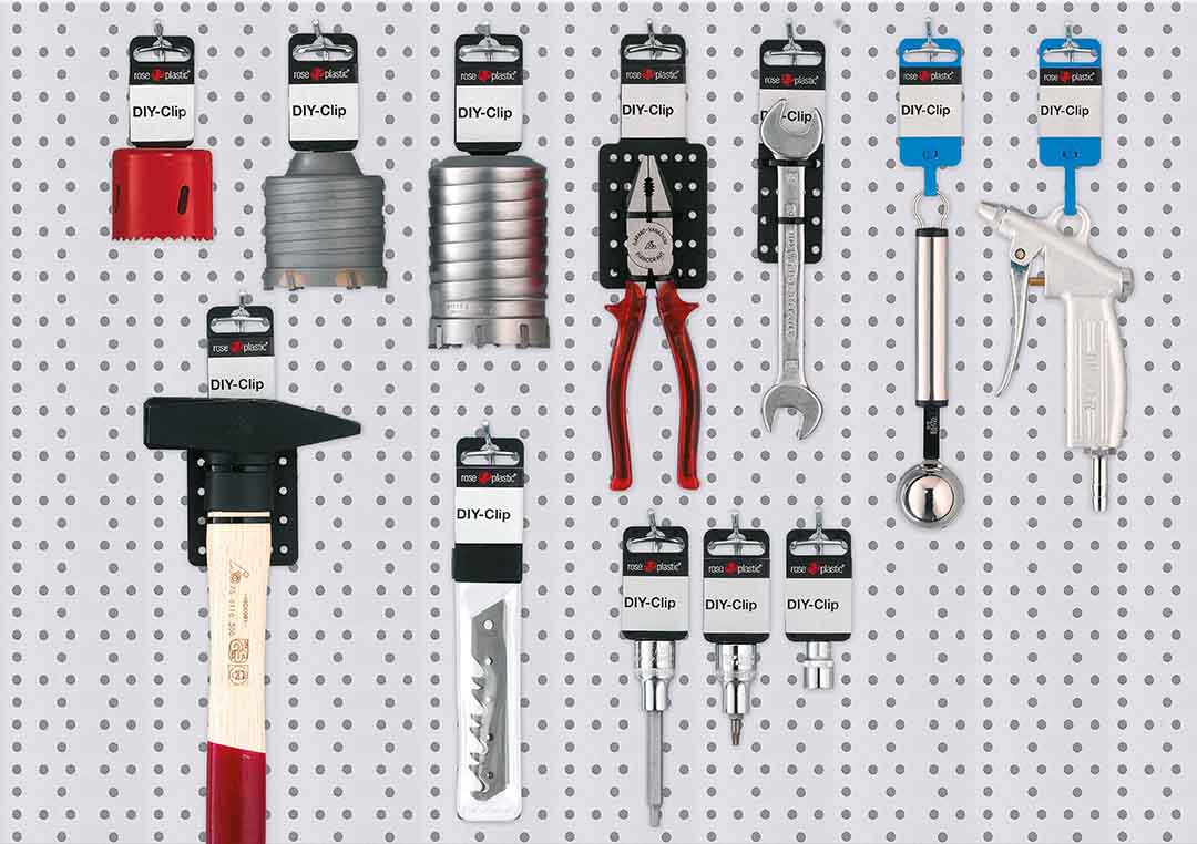 Soluzioni di imballaggio DIY intelligenti per pareti espositive.